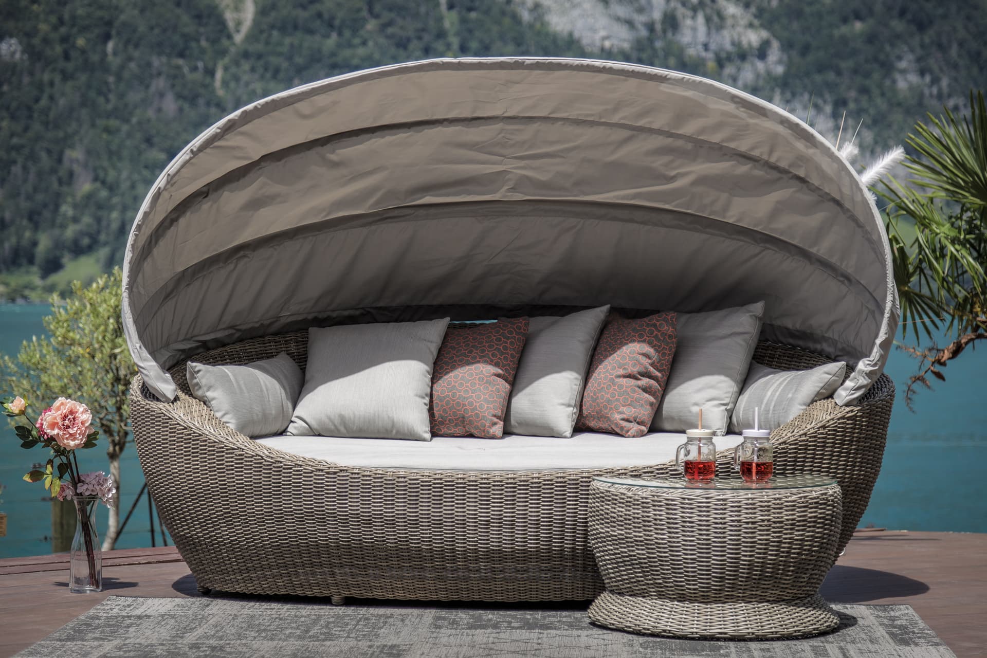 Outdoor Rattan Daybed Sofa with Canopy